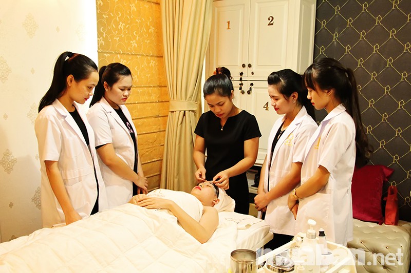 Đội ngũ nhân viên
